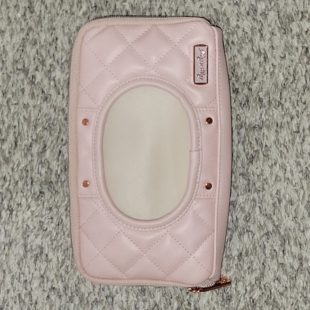 ITZY RITZY BLUSH WIPE HOLDER